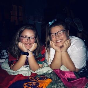 Meet your Posher, Claire